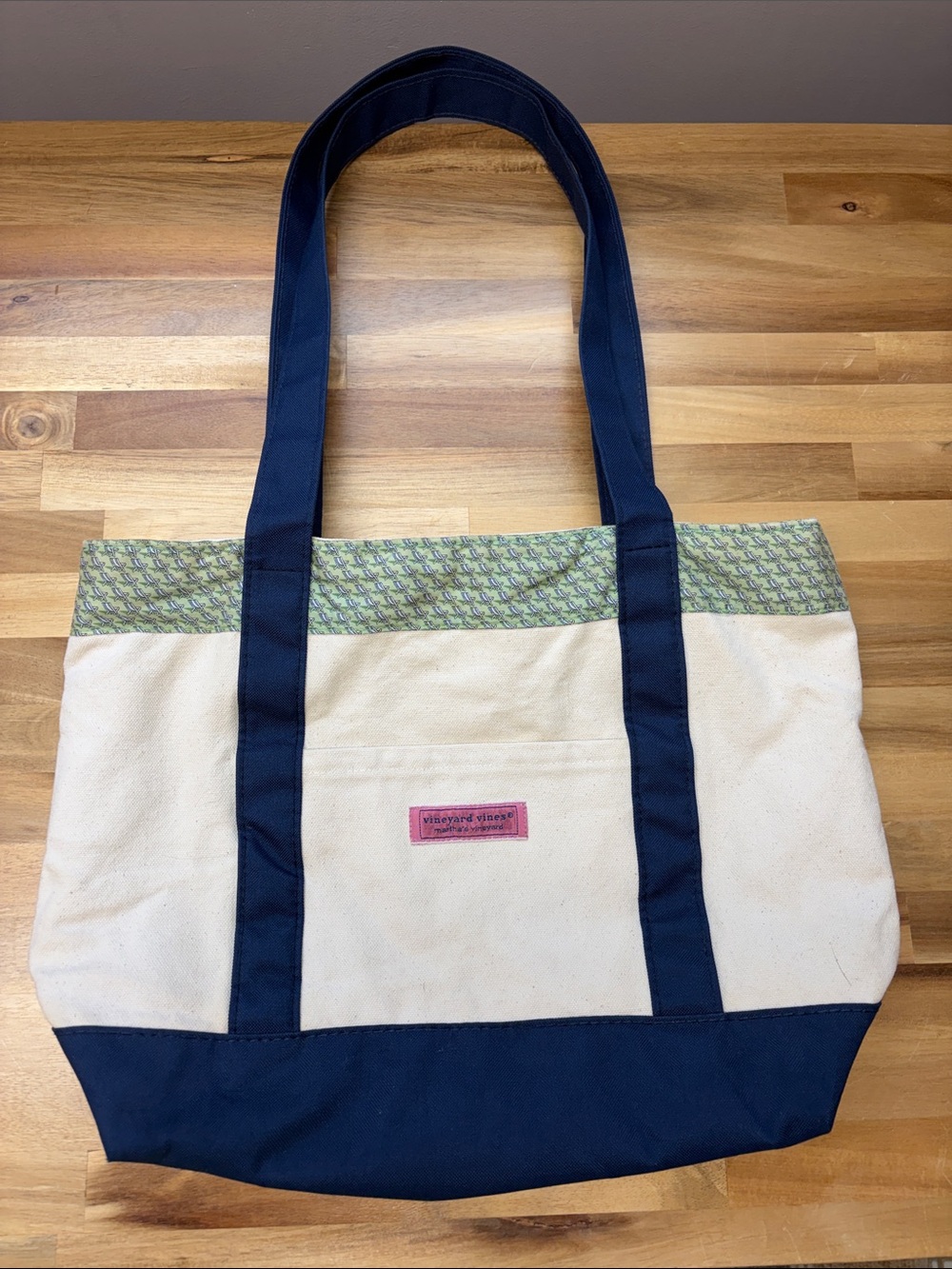 Vineyard Vines Tote with Navy and Green Beach Chair Pattern